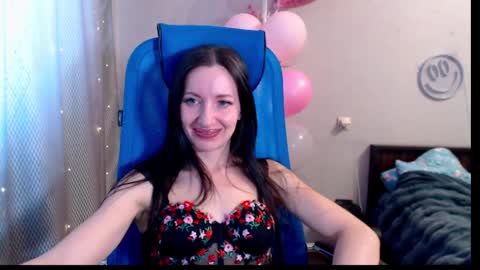 Snapshot of lilymellow chatting on February 1, 9:32 am Lily online show from February 1, 9:32 am