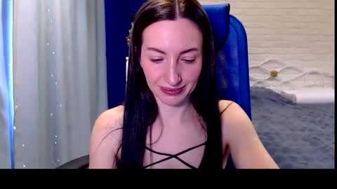 Lily online show from February 23, 7:30 am