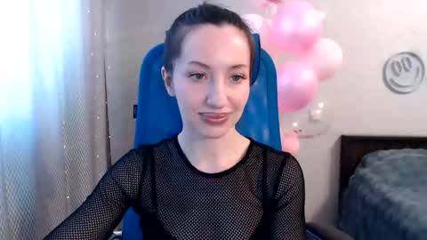 Snapshot of lilymellow chatting on January 13, 7:11 am Lily online show from January 13, 7:11 am