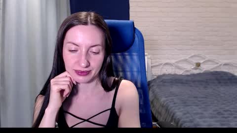 Lily online show from December 19, 8:39 am