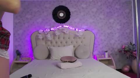      online show from October 1, 3:33 am