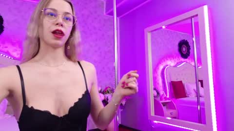      online show from April 22, 3:25 am