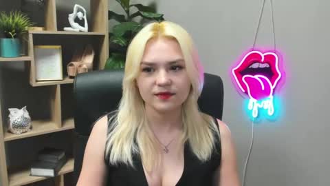 Lily online show from March 24, 7:36 am