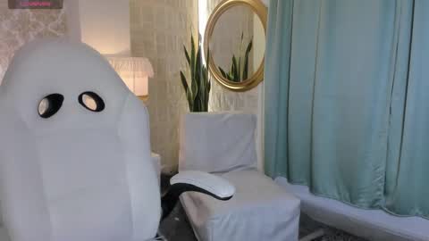 Snapshot of lilythea_ chatting on October 5, 10:48 pm Lilyy online show from October 5, 10:48 pm