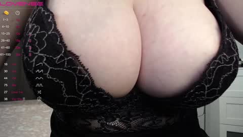 Snapshot of lina____ chatting on December 29, 1:02 am Lina online show from December 29, 1:02 am