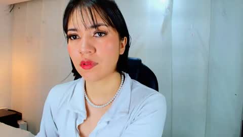  Lina Bedoya  online show from January 14, 12:10 pm