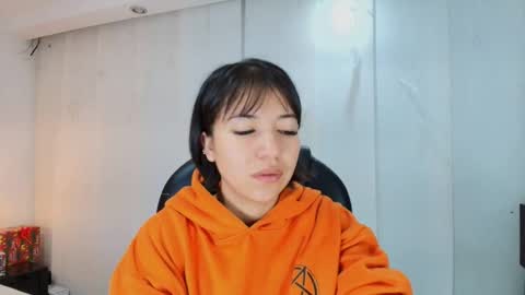  Lina Bedoya  online show from December 18, 11:37 am