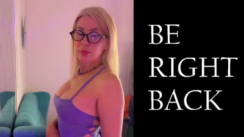 lina_bennet online show from June 22, 3:25 am