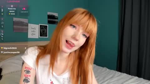 Snapshot of lina_blueeyed chatting on October 3, 9:25 am Lina blueeyed GMT3 1100-1700 Mon Wed Thu Sat Sun online show from October 3, 9:25 am