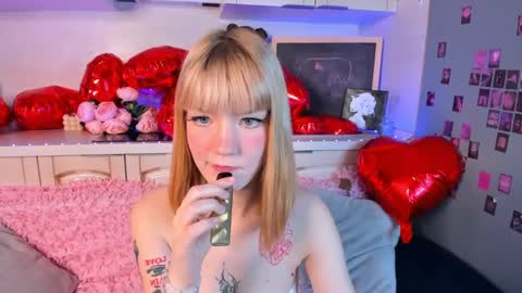 Snapshot of lina_blueeyed chatting on February 10, 8:09 am Lina blueeyed GMT3 1100-1700 Mon Wed Thu Sat Sun online show from February 10, 8:09 am