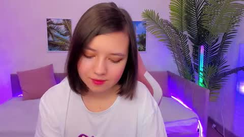 Snapshot of lina_brownie chatting on February 5, 2:19 am Lina online show from February 5, 2:19 am
