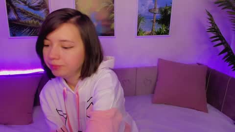 Snapshot of lina_brownie chatting on January 20, 2:01 am Lina online show from January 20, 2:01 am