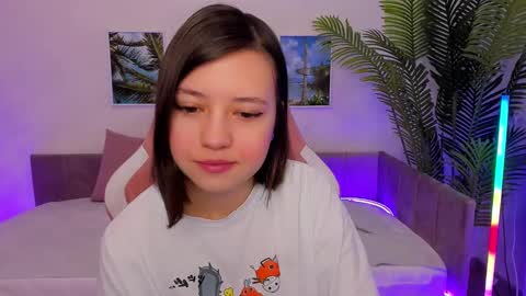 Snapshot of lina_brownie chatting on March 1, 1:53 am Lina online show from March 1, 1:53 am
