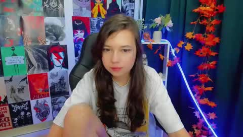 Snapshot of lina_brownie chatting on December 20, 2:19 am Lina online show from December 20, 2:19 am