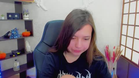 Snapshot of lina_brownie chatting on December 14, 2:11 am Lina online show from December 14, 2:11 am