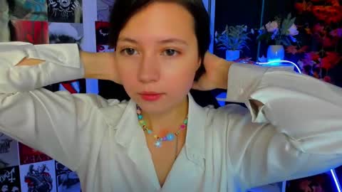 Snapshot of lina_brownie chatting on December 4, 2:31 am Lina online show from December 4, 2:31 am
