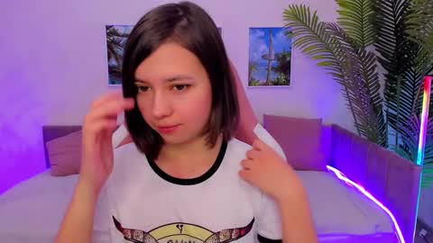 Snapshot of lina_brownie chatting on February 9, 1:45 am Lina online show from February 9, 1:45 am