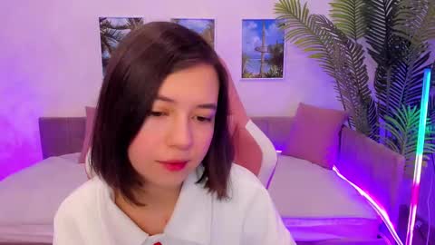 Snapshot of lina_brownie chatting on February 18, 1:54 am Lina online show from February 18, 1:54 am