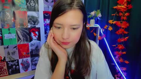 Snapshot of lina_brownie chatting on December 19, 2:23 am Lina online show from December 19, 2:23 am