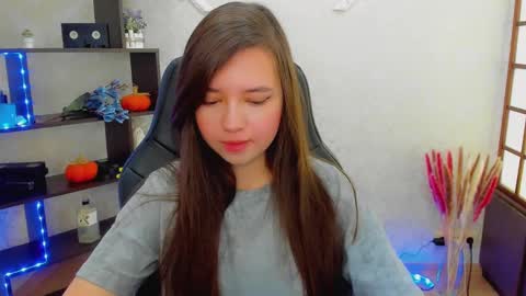 Snapshot of lina_brownie chatting on December 22, 1:55 am Lina online show from December 22, 1:55 am