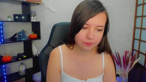 Snapshot of lina_brownie chatting on December 15, 2:19 am Lina online show from December 15, 2:19 am