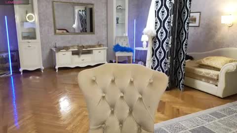 Snapshot of lina_flore chatting on September 19, 8:19 pm lina_flore online show from September 19, 8:19 pm