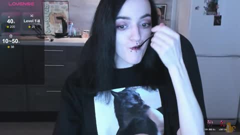 Lina 3  1715622743 online show from December 1, 7:34 am