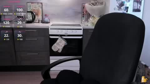 Lina 3  1715622743 online show from April 13, 7:09 am