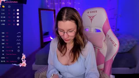 Snapshot of linablossom chatting on October 15, 9:01 am Lina online show from October 15, 9:01 am