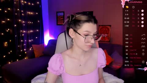 Snapshot of linablossom chatting on October 7, 2:49 am Lina online show from October 7, 2:49 am