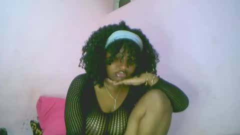Snapshot of linah1123 chatting on October 5, 5:34 am linah1123 online show from October 5, 5:34 am