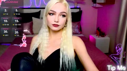 I am Lina online show from September 17, 2:48 pm