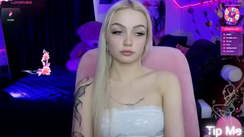 I am Lina online show from March 31, 12:05 pm