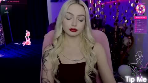 I am Lina online show from April 24, 12:30 pm