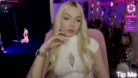 I am Lina online show from April 23, 12:29 pm