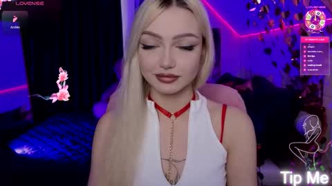 I am Lina online show from March 18, 1:49 pm