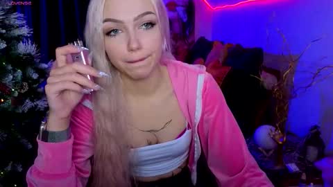 I am Lina online show from January 11, 4:01 pm