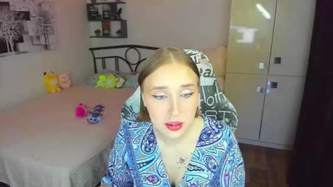 Lina online show from June 5, 9:32 pm