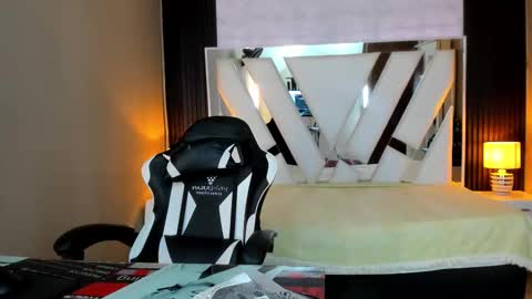  Linda  online show from March 9, 6:22 pm