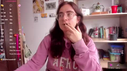 Giggles  online show from January 9, 3:16 pm