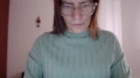 Linda Hanna online show from December 22, 2:42 pm