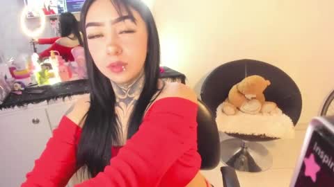 Lindaa maria  online show from April 23, 9:28 pm