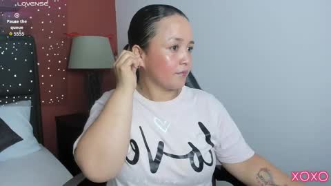 L I N D A online show from March 5, 2:40 am