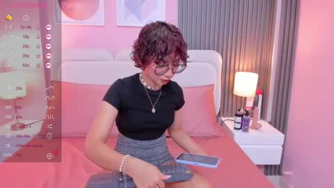 linda_sofi__ online show from February 12, 8:07 pm