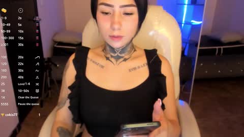 Snapshot of lindaa_miller chatting on October 9, 12:15 am linda miller online show from October 9, 12:15 am