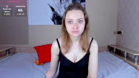 Snapshot of lindaeva chatting on October 3, 9:03 am Linda online show from October 3, 9:03 am