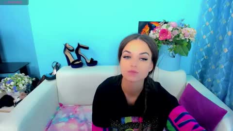 Snapshot of lindaliiii chatting on October 6, 3:12 am Linda online show from October 6, 3:12 am