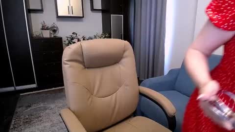 Linda Liony online show from June 24, 12:15 pm