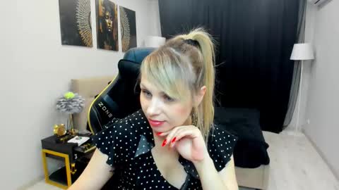 lindasandy online show from March 12, 8:06 am