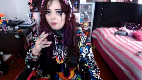 Snapshot of linddamortt chatting on December 31, 7:29 pm CatalinaANIDEA online show from December 31, 7:29 pm